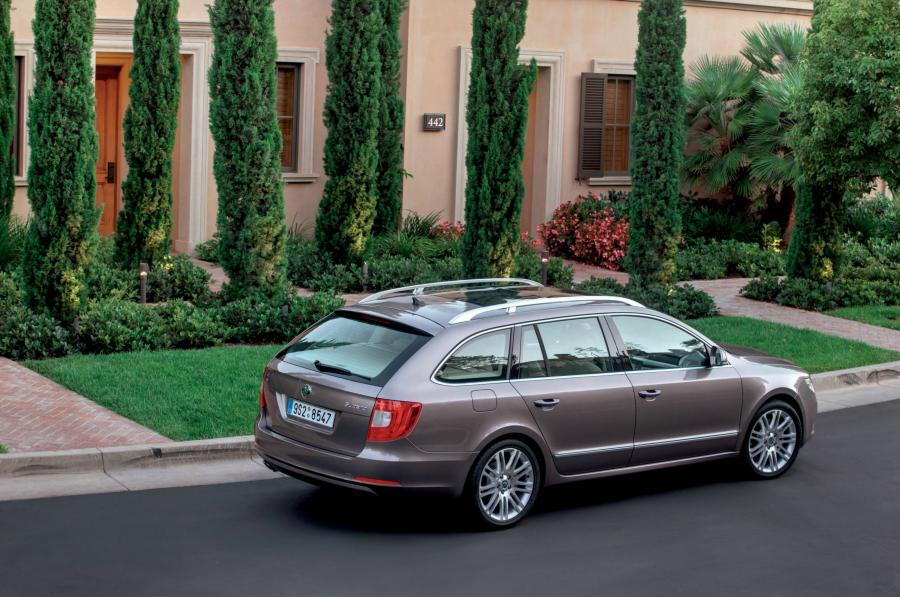  Skoda Superb Combi 2009 года  (фото 65 из 74)